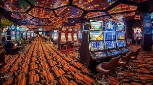 Dashboard pelangicasino menampilkan Sic Bo Dadu bersama dengan permainan slot lainnya